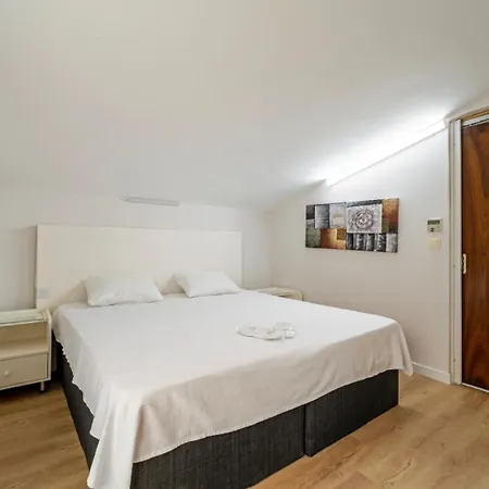 Aparthotel Hey Lara