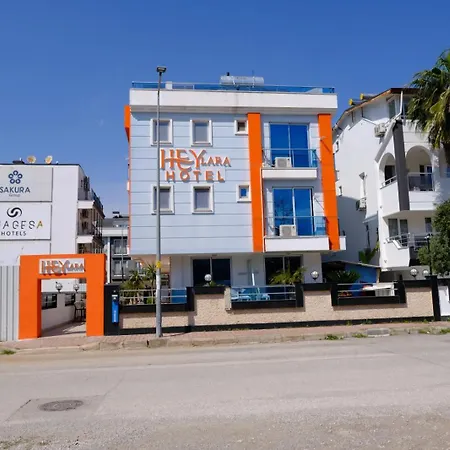 Hey Lara Aparthotel 3*