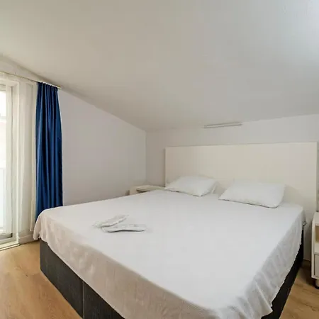Aparthotel Hey Lara 3*
